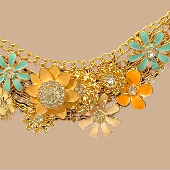 Goldtone Necklace with Flowers and Rhinestones - Picture 3 of 4